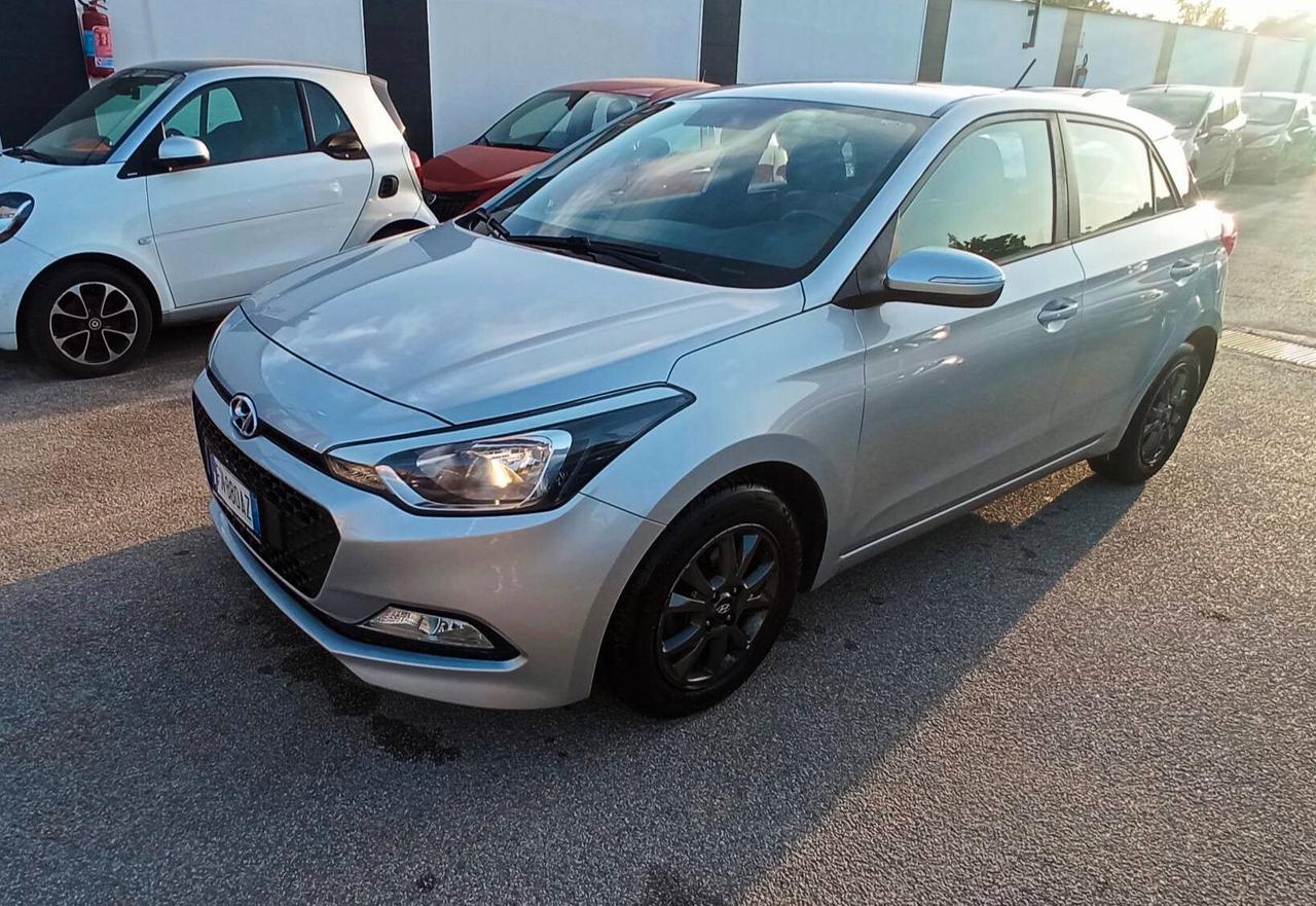 Hyundai i20 GPL CASA MADRE - 1 PROPRIETARIO!