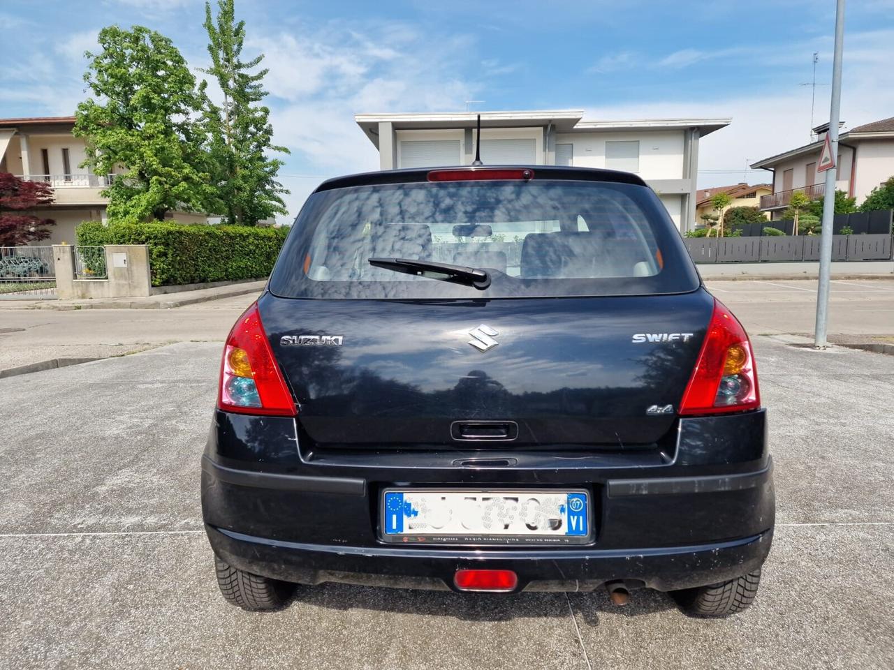 Suzuki Swift 1.3 4x4 5p. GL