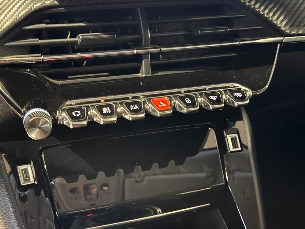 Peugeot 2008 1.5 bluehdi Allure Navi Led Cam App conn 17" Neopat