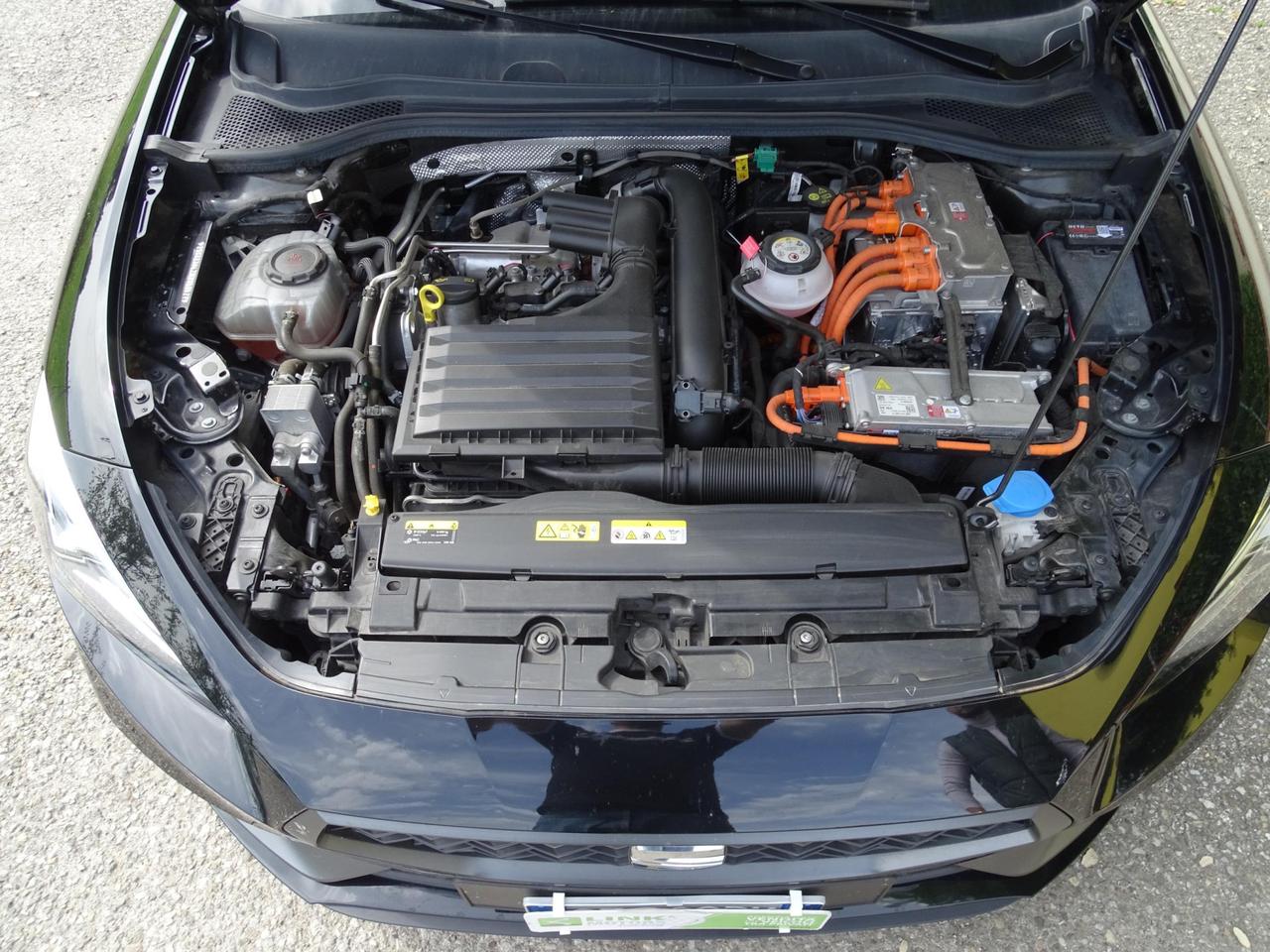 SEAT Leon 1.4 e-HYBRID 204 CV DSG FR PLUG IN *UNIPRO*