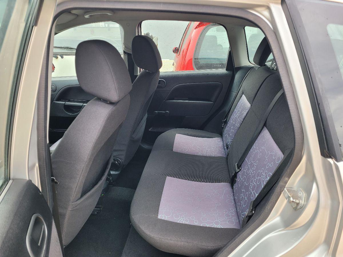 FORD - Fiesta - 1.2i 16V 5 porte Ghia