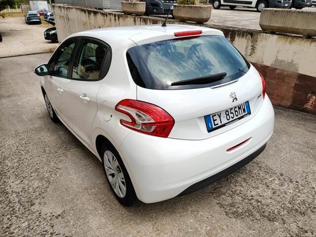 Peugeot 208 1.4 HDi 68 CV 5P Allure NEOPATENTATI