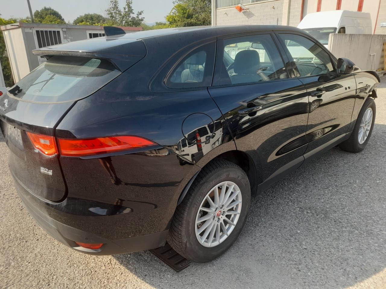 Jaguar F-Pace 2.0 D 180 CV AWD Prestige