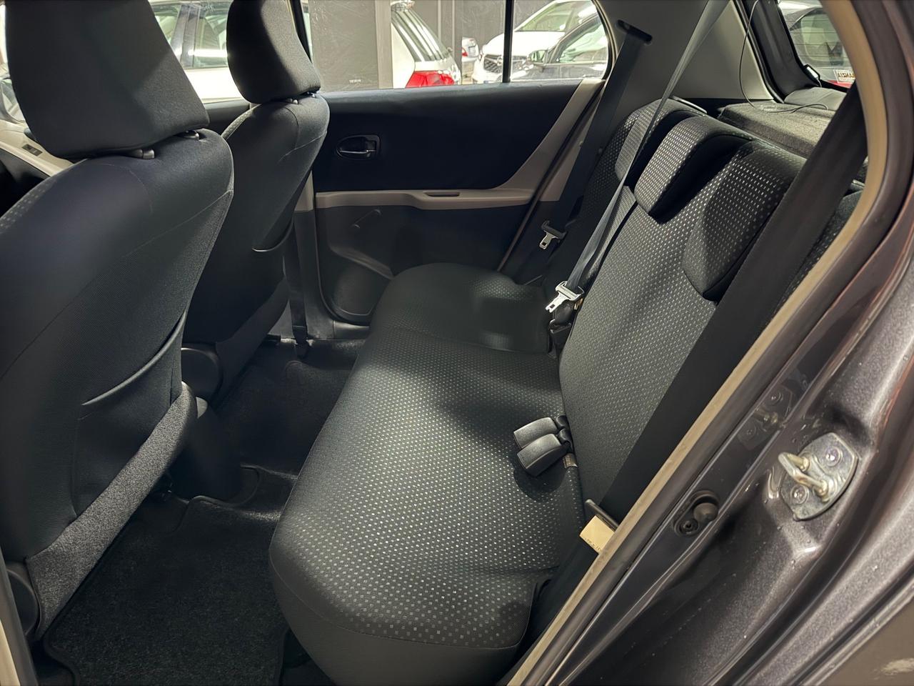 TOYOTA Yaris 1.0i (69) 5p. Sol 2010