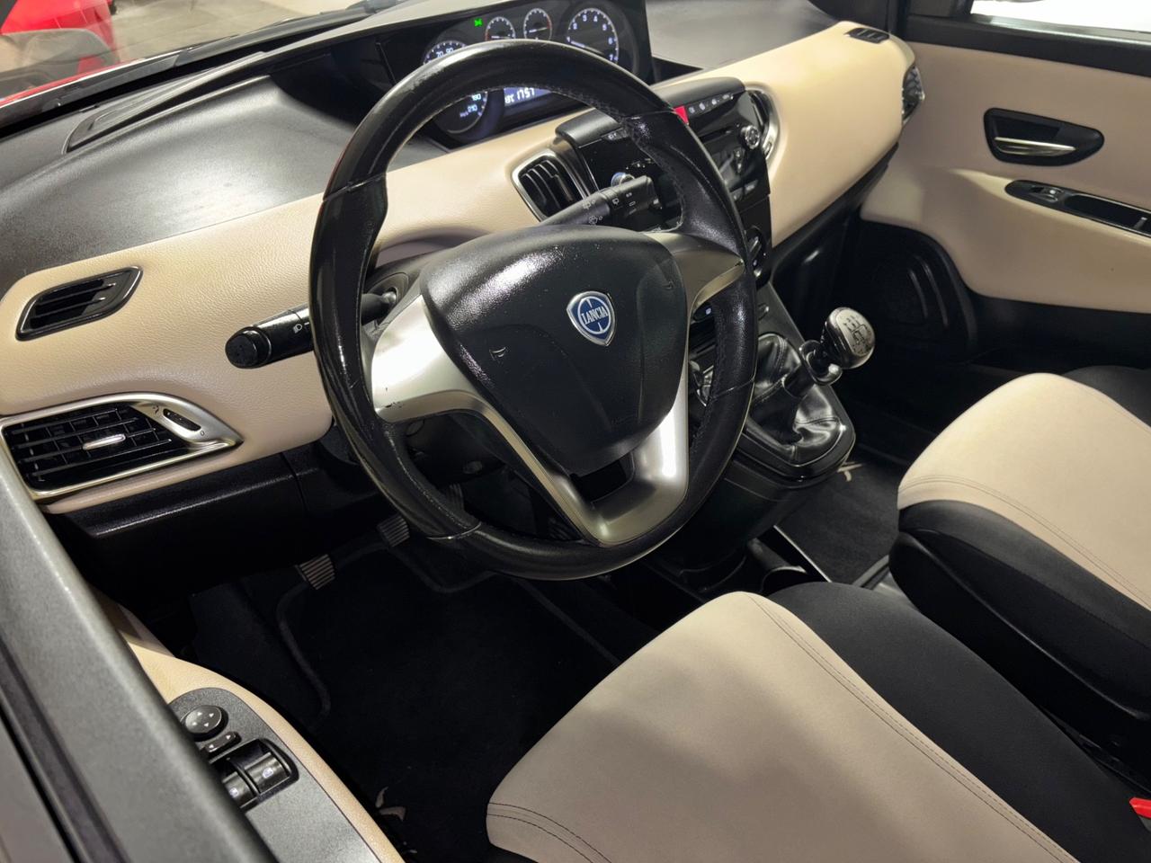 Lancia Ypsilon 1.2 BENZINA OK NEOPATENTATI