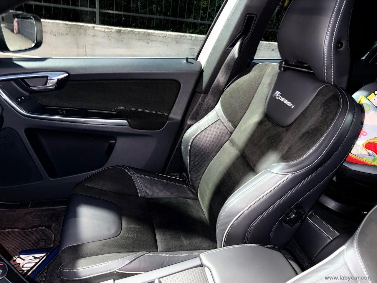 VOLVO XC60 D5 AWD Geartronic R-design Momentum