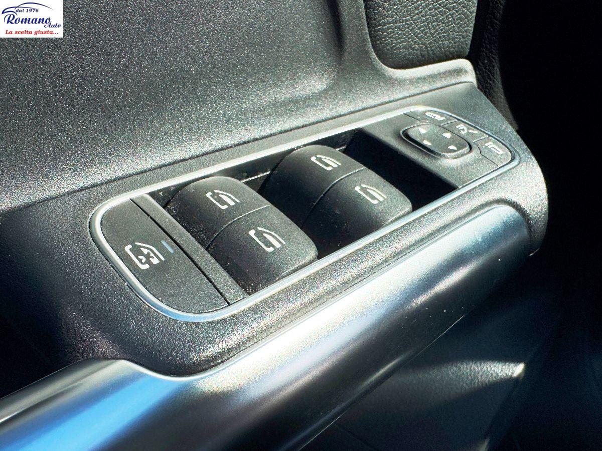 MERCEDES - Classe GLA - 200 d Automatic Sport#PACK LUCI AMBIENTE!