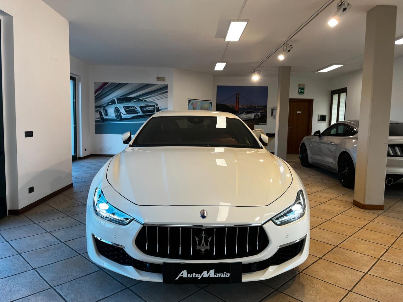 Maserati Ghibli V6 430 CV Q4 Granlusso