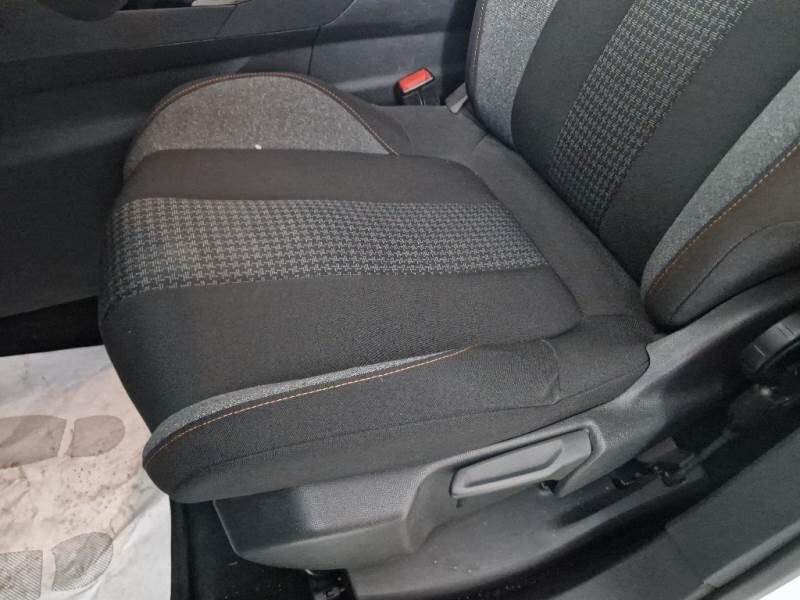 Peugeot 3008 BlueHDi 130 S&S Business