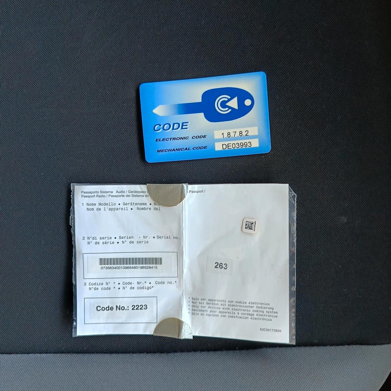 Fiat Doblo 1.3 MTJ Autocarro con gancio traino N1 5 posti