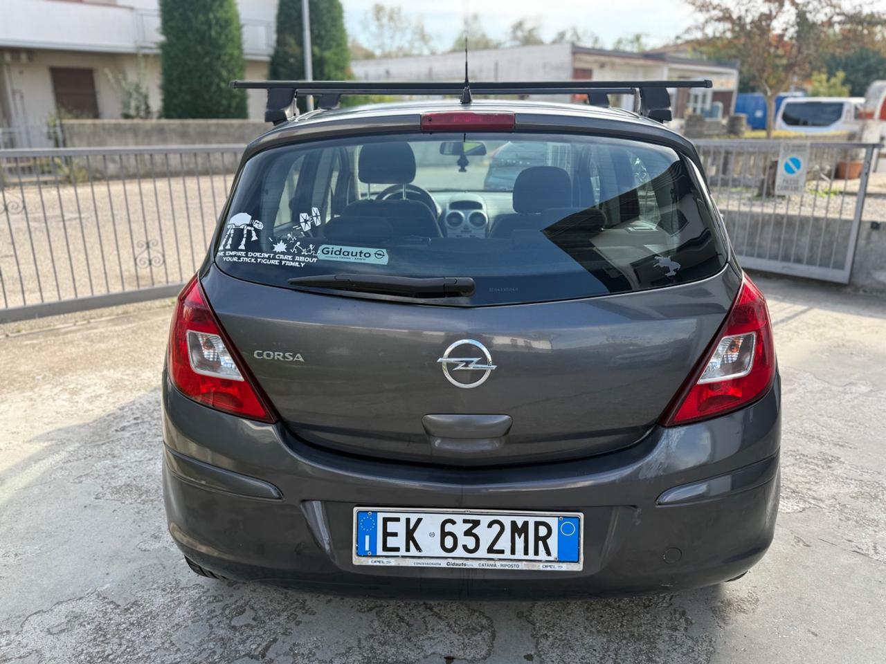 Opel Corsa 1.2 BENZINA POCHI KM 2011 NEOPATENTATI