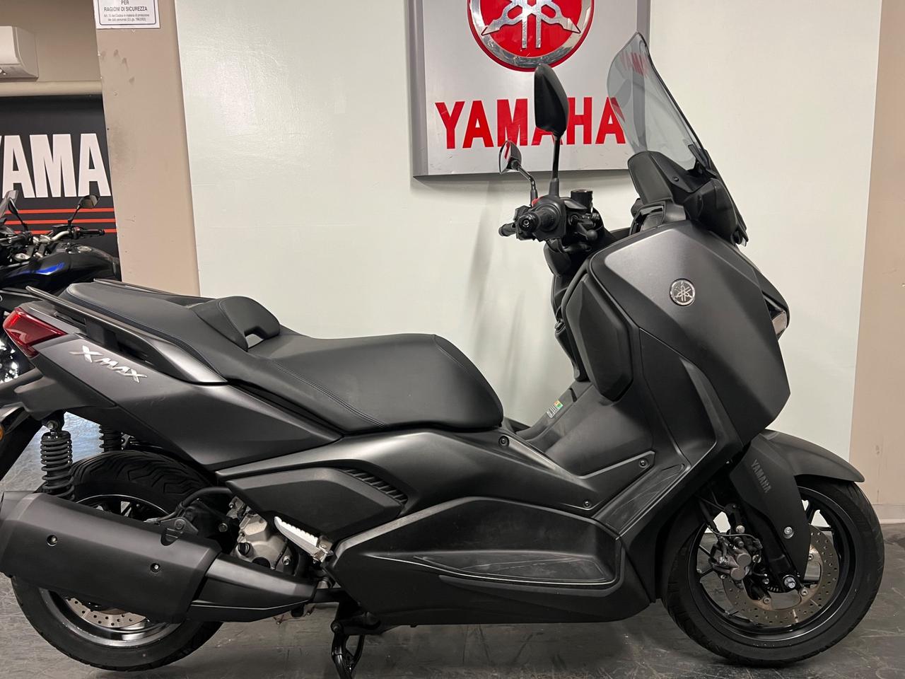 Yamaha X-Max 300