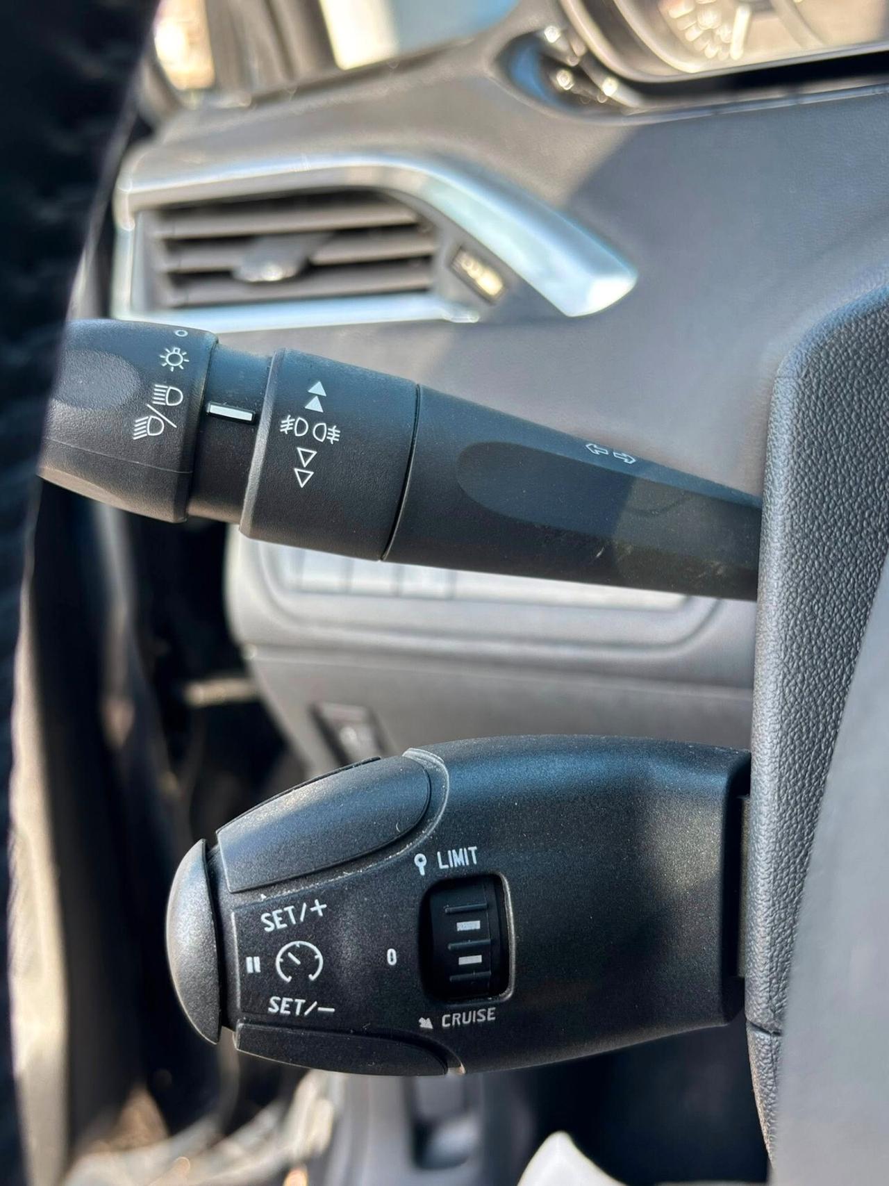 Peugeot 2008 BlueHDi 100 S&S Allure