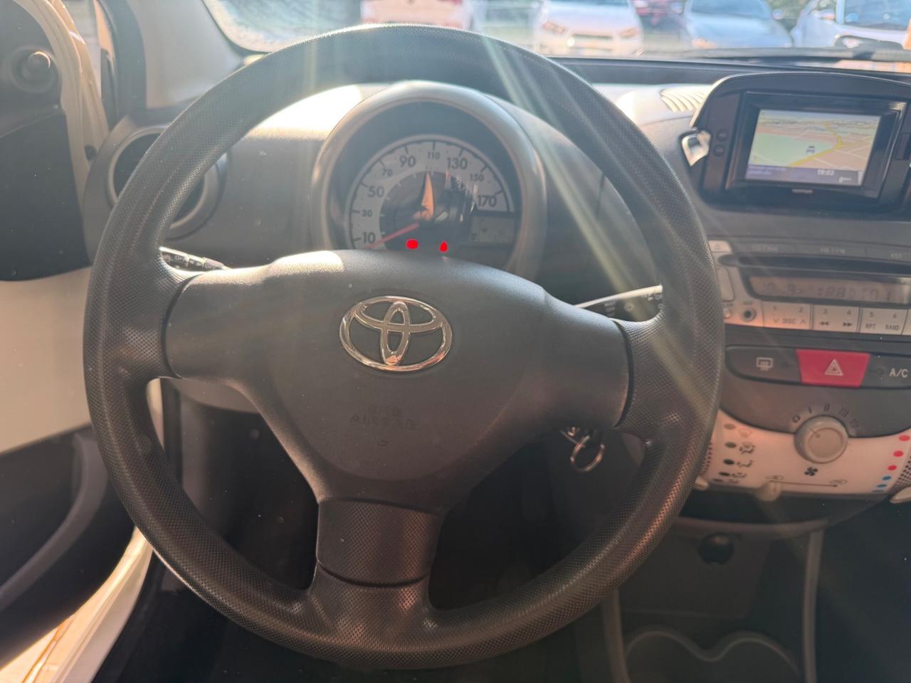 Toyota Aygo 1.0 12V VVT-i 3 porte Now Connect 70.000 KM Unicoproprietario