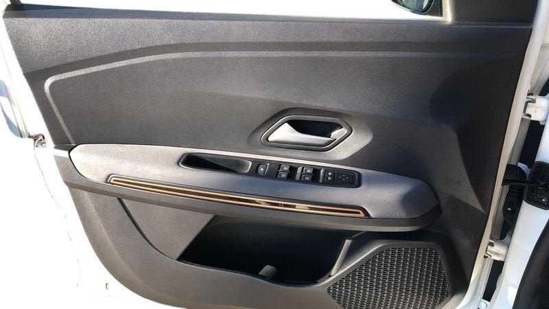 Dacia Sandero Stepway 1.0 tce Extreme Eco-g 100cv Stepway 1.0 tce Expression Eco-g 100cv