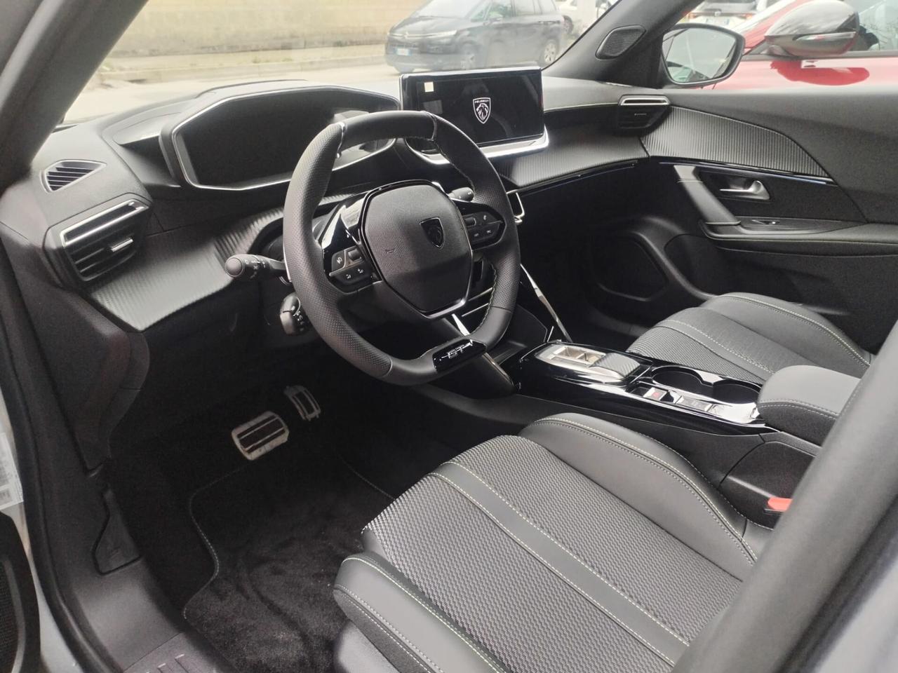 Peugeot 2008 Hybrid 145 e-DCS6 GT