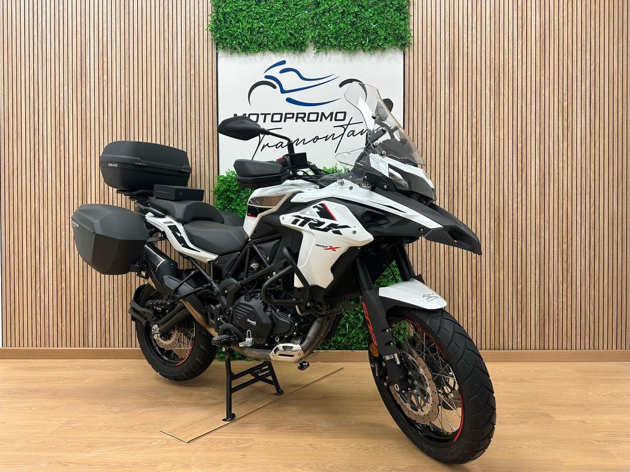 BENELLI TRK 502 X TRK502X + SET 3 VALIGE 2024