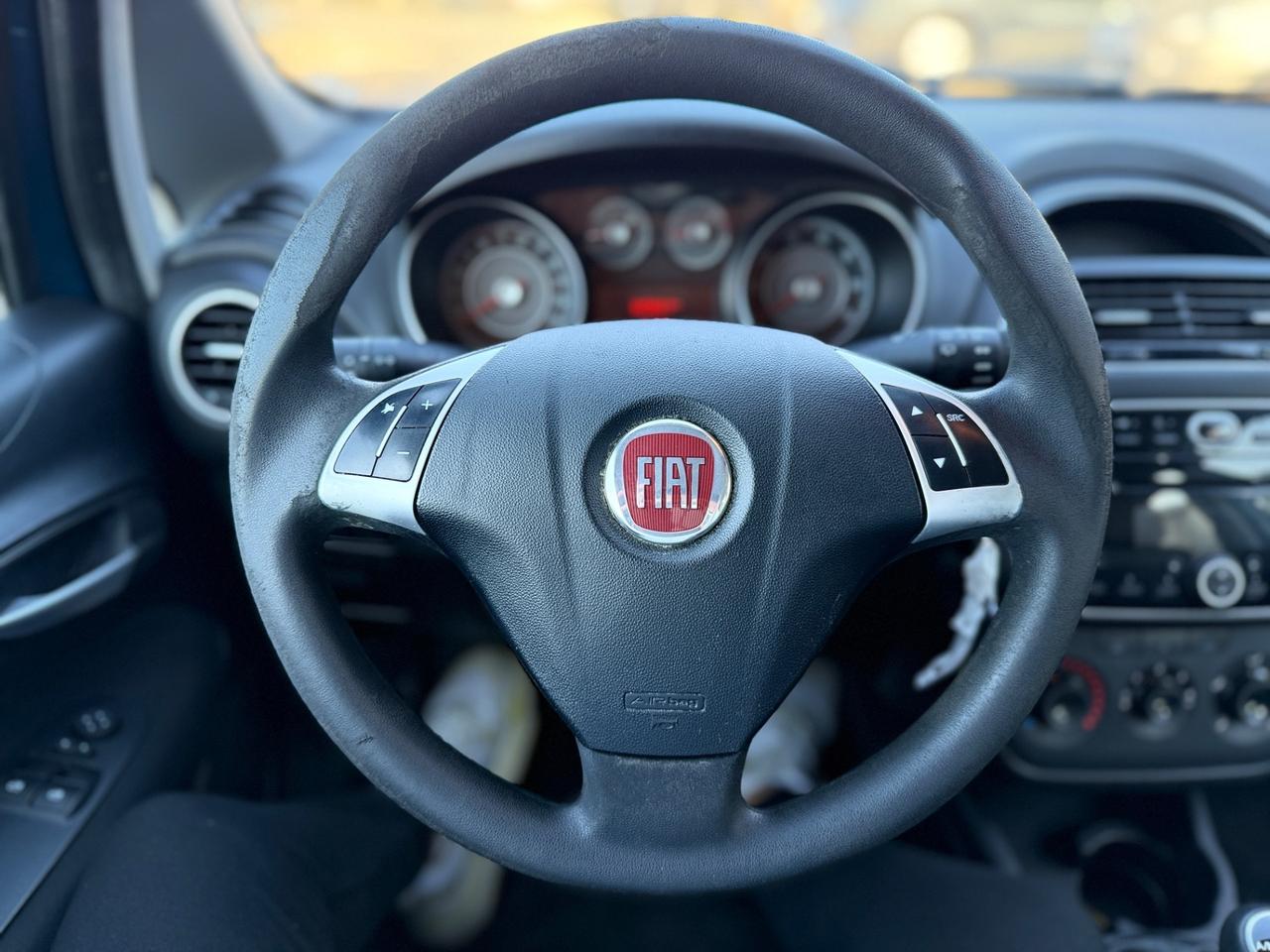 Fiat Punto 1.4 SeS 8V Dualogic 5P Racing (57 kw)