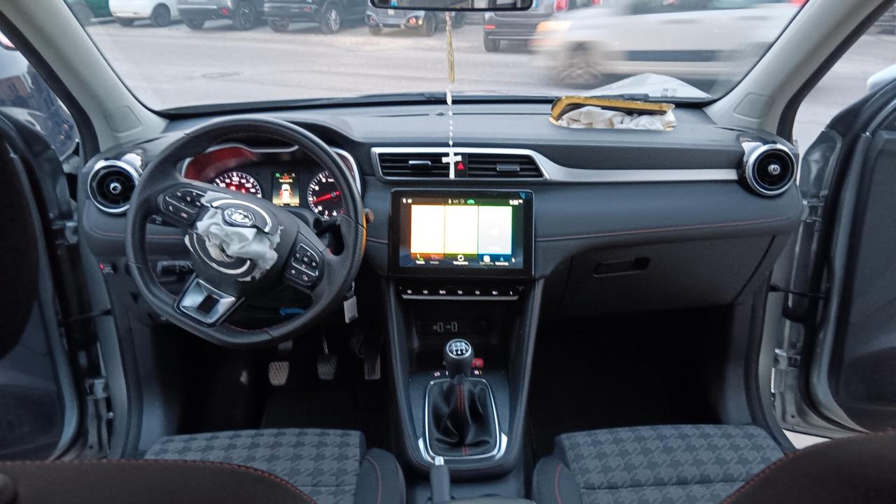 Mg ZS GPL incidentata sinistrata mondialcars 024