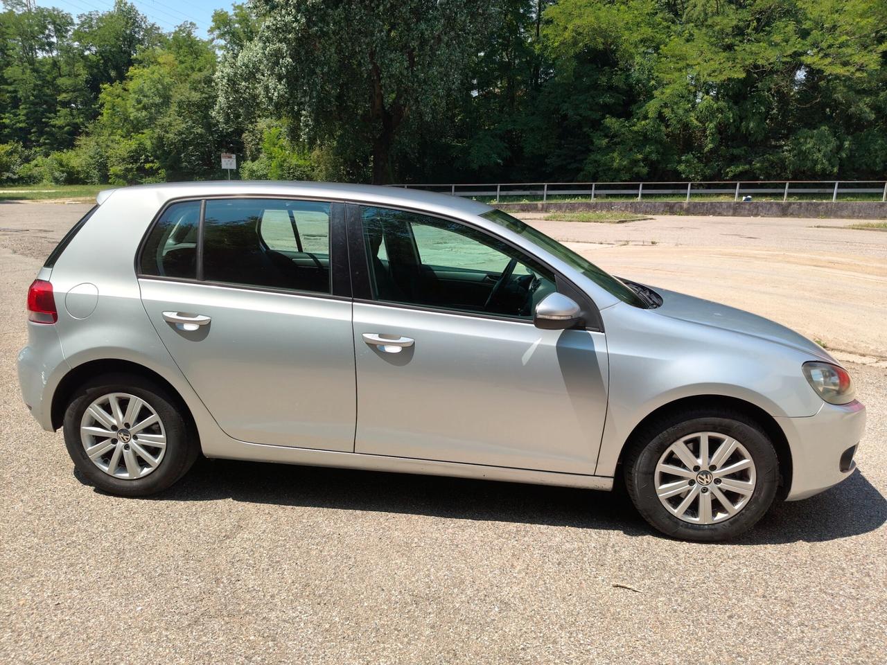 Volkswagen Golf 6 Diesel 1.6 TDI DPF Comfortline