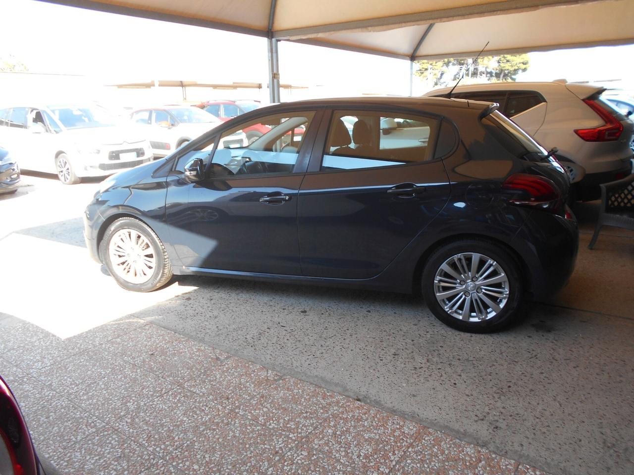 Peugeot 208 PureTech 82 5 porte Allure