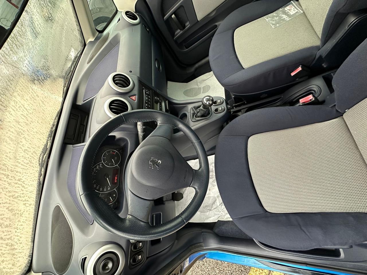 Peugeot 1007 Neopatentati 69€ al mese