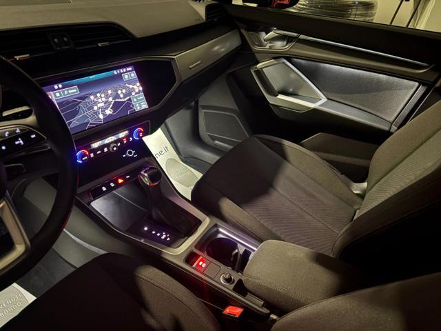 AUDI Q3 35 2.0 TDI S tronic Business Advanced COCKPIT