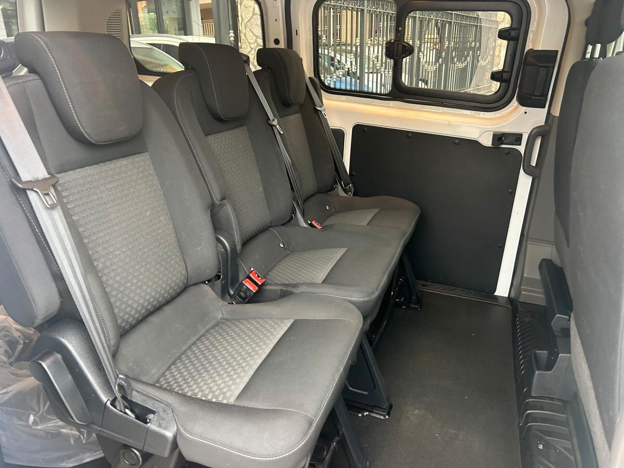 Ford Transit Custom 320 2.0 EcoBlue Hybrid 130 PC Combi Trend