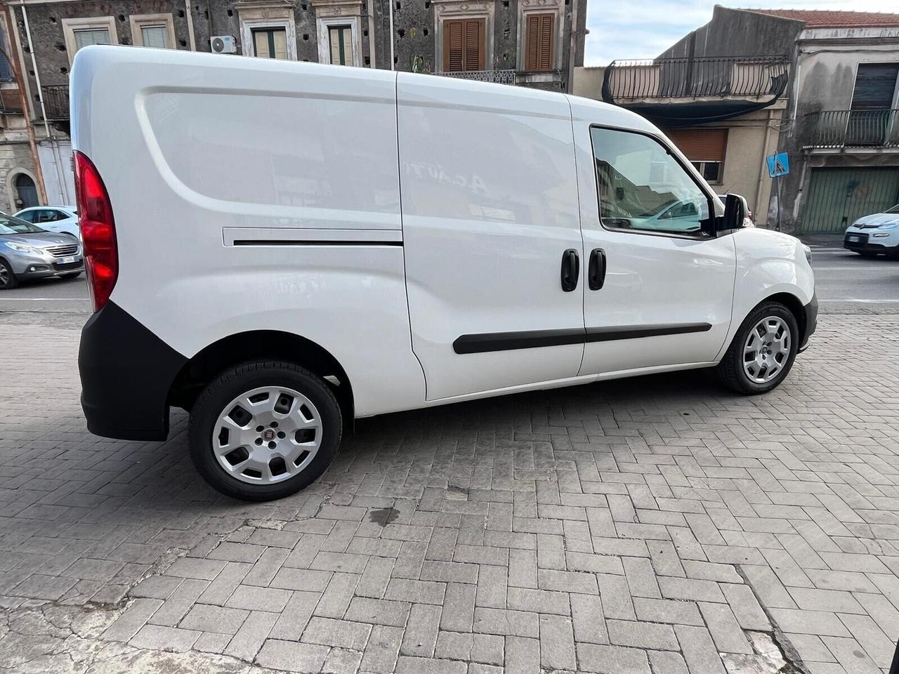 Fiat Doblo 1.6 MJT 105CV PL-TN Cargo MAXI Lounge DOPPIA PARTE LATERALE