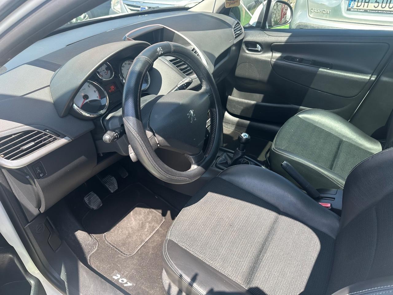 Peugeot 207 1.4 benzina 2011
