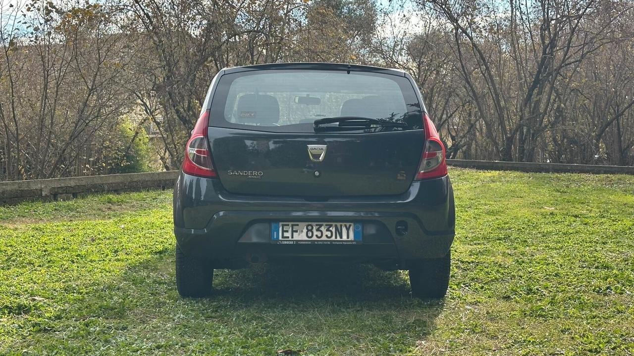 Dacia Sandero 1.2 16V Lauréate GPL 2010 NEOP leggi testo