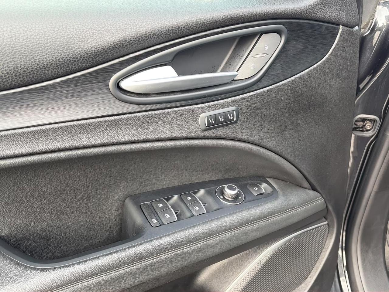 Alfa Romeo Stelvio 2.0 Turbo 200 CV AT8 Q4 Super