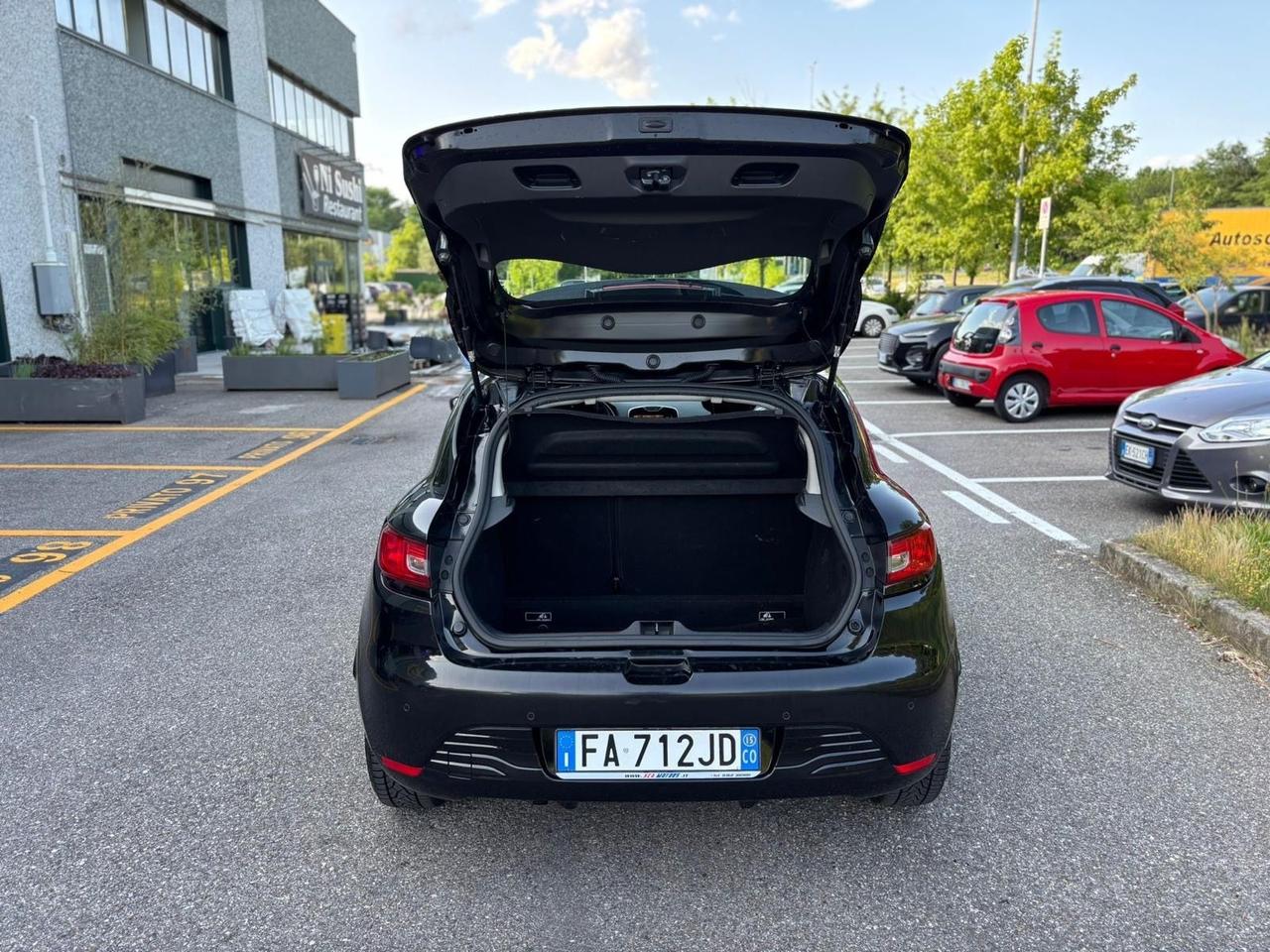 Renault Clio 1.2 75 CV 5 porte Duel
