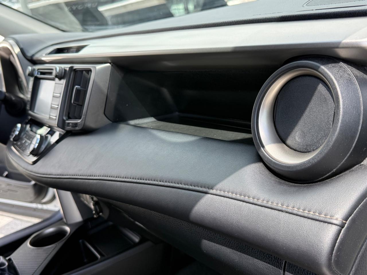 Toyota RAV 2.0 D-4D 4WD Lounge-FULL OPTIONAL