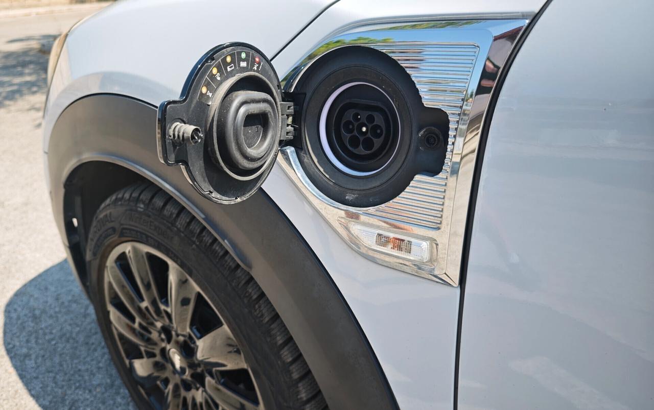 Mini Cooper S Countryman 1.5 Hype ALL4 136cv più 80 cv elettrico