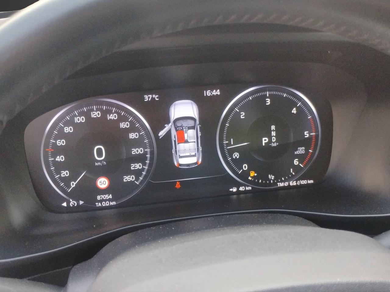 Volvo XC40 2.0 d3 Momentum auto .PREZZO REALE