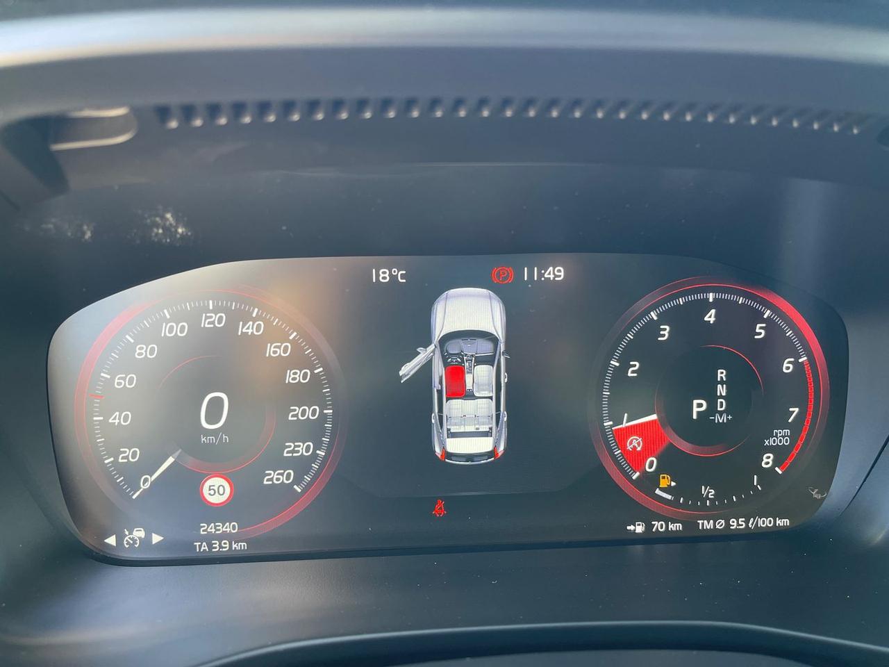 Volvo XC40 T3 Momentum Pro #10192