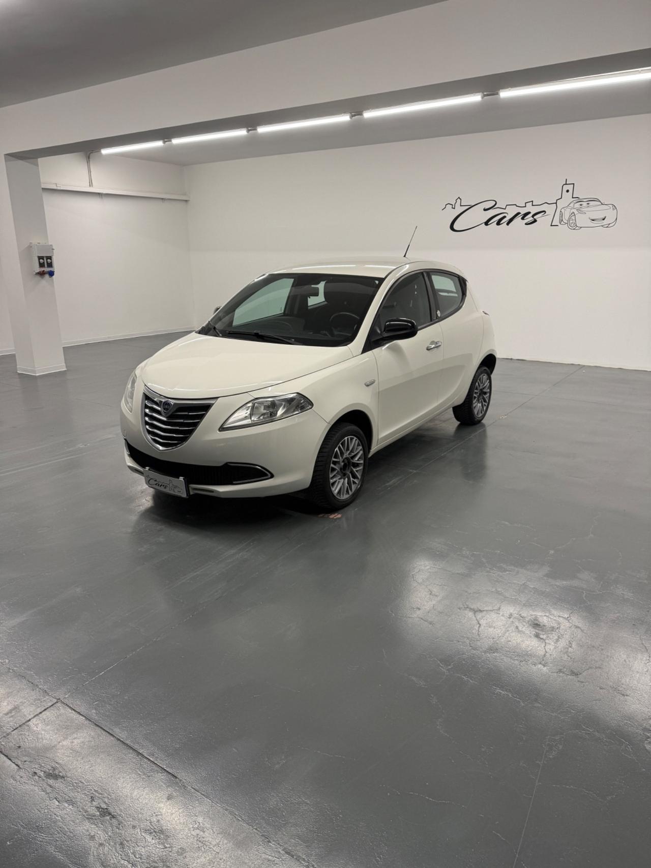 Lancia Ypsilon 0.9 TwinAir 85 CV 5 porte Metano Ecochic Gold