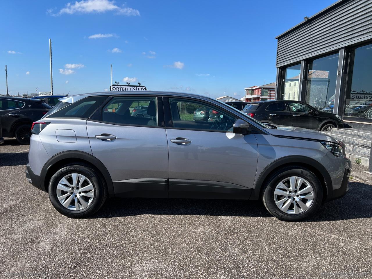 PEUGEOT 3008 BlueHDi 130 S&S EAT8 Business IVA DEDUCIBILE