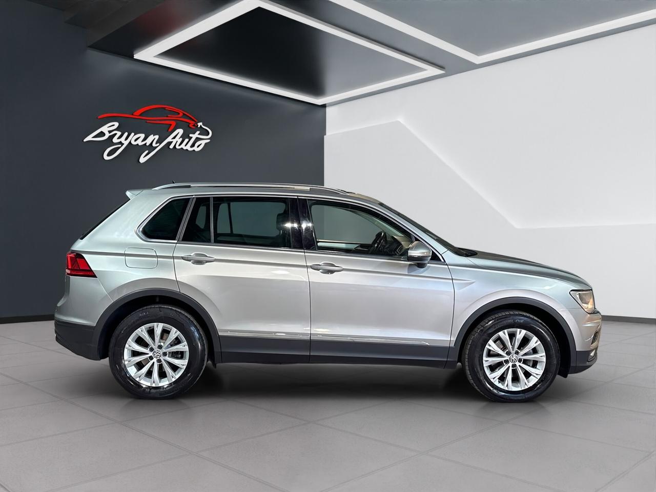 Volkswagen Tiguan 2.0 TDI SCR DSG 4MOTION Business BMT