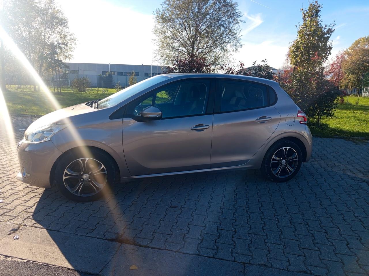 Peugeot 208 1.2 VTi 82 CV 5 porte Allure