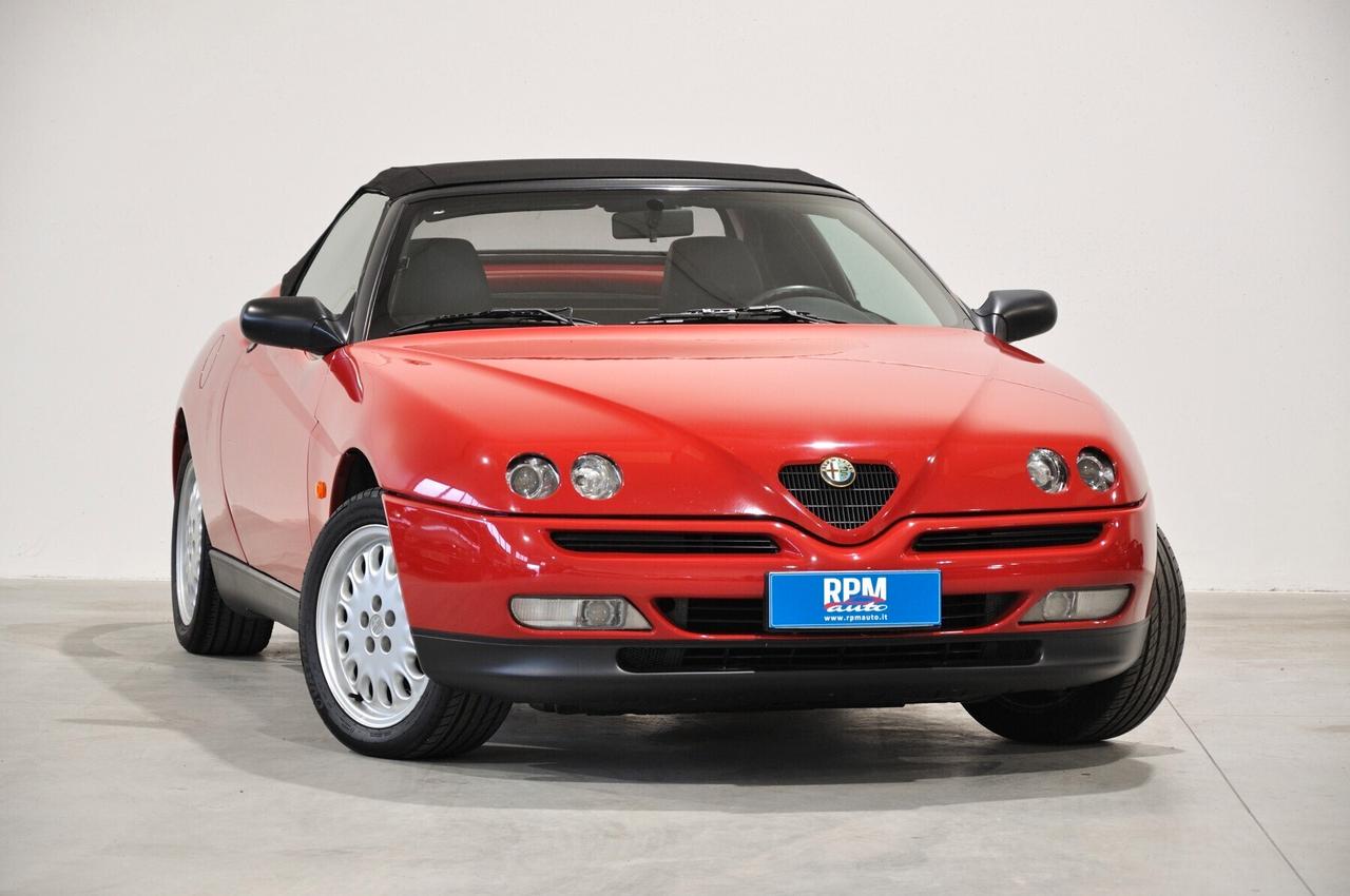 Alfa Romeo Spider 2.0i 16V Twin Spark cat