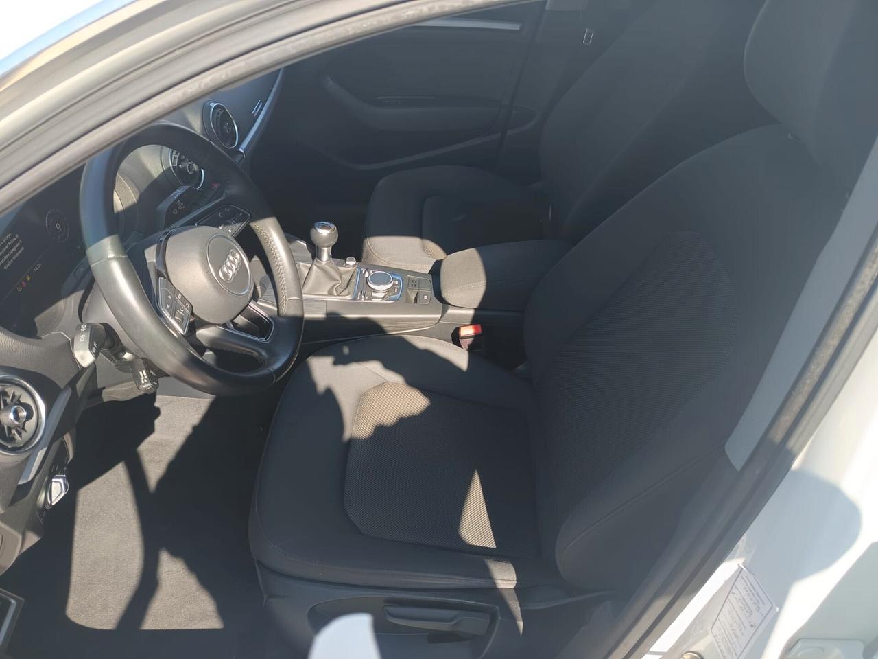 Audi A3 SPB 30 TDI S-LINE Tua a 284€/Mese