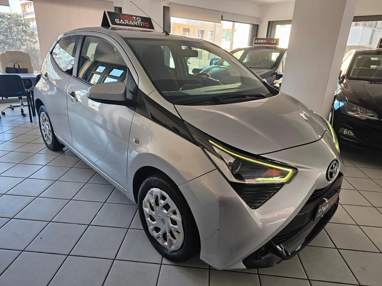 Toyota Aygo 1.0 VVT-i 72 CV 5 porte x-clusiv MMT