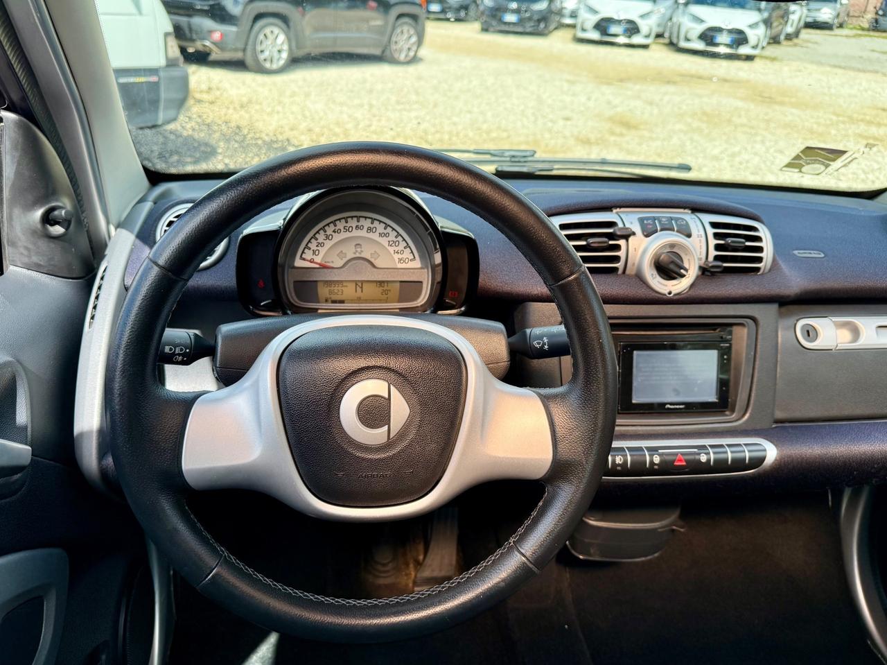 Smart ForTwo 1000 52 kW MHD coupé white tailor Made