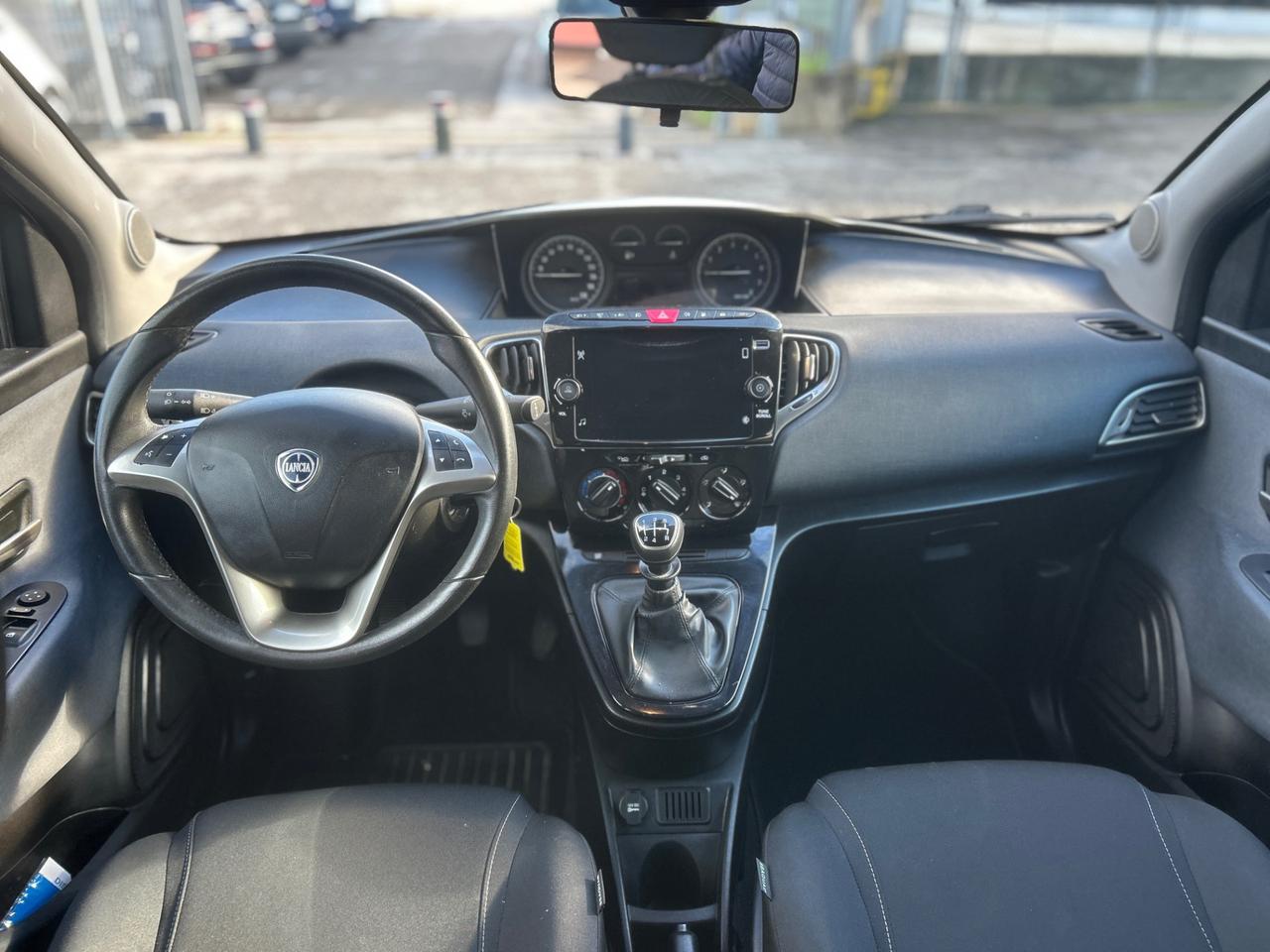 Lancia Ypsilon 0.9 t.air Gold metano 70cv