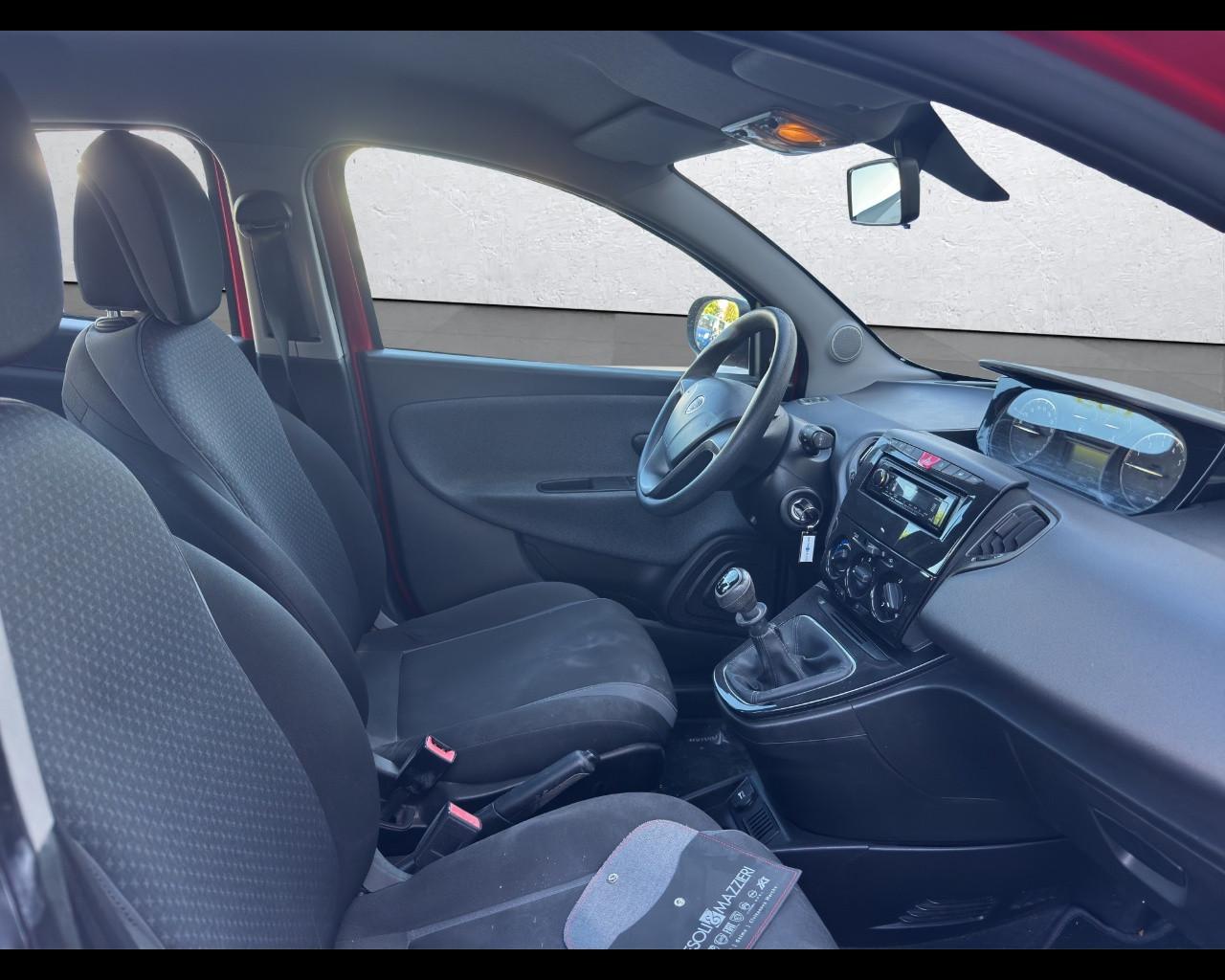 LANCIA Ypsilon 3ª serie - Ypsilon 1.2 69 CV 5 porte Silver