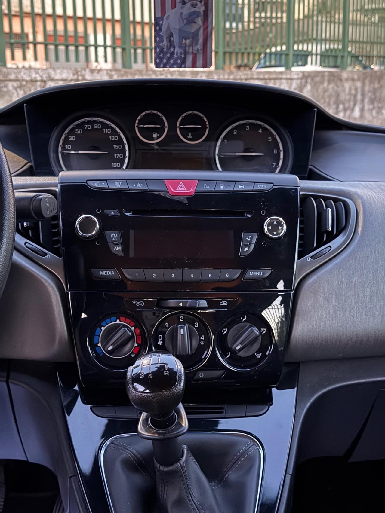 Lancia Ypsilon ECOCHIC