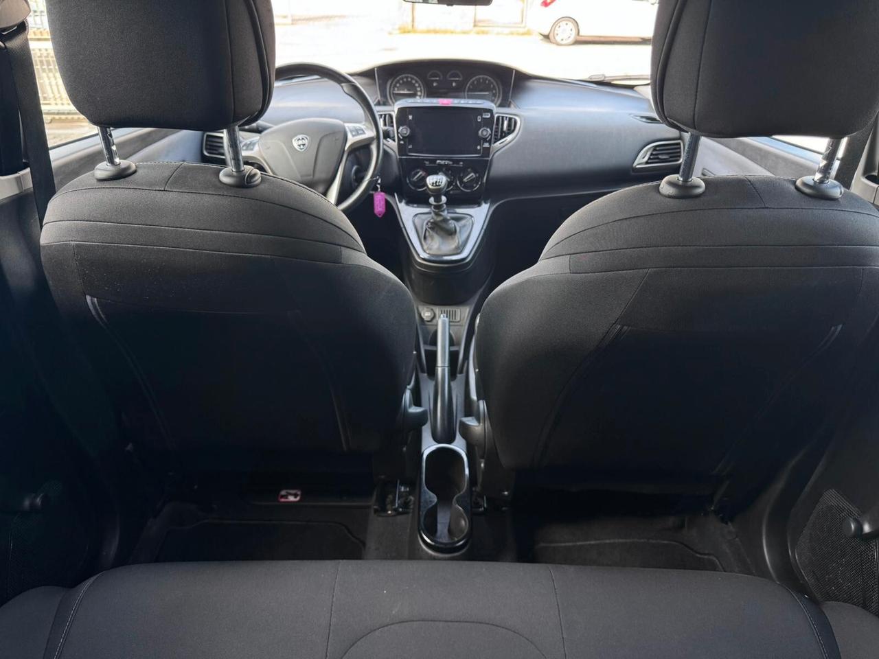 Lancia Ypsilon 1.0 FireFly 5 porte S&S Hybrid Gold