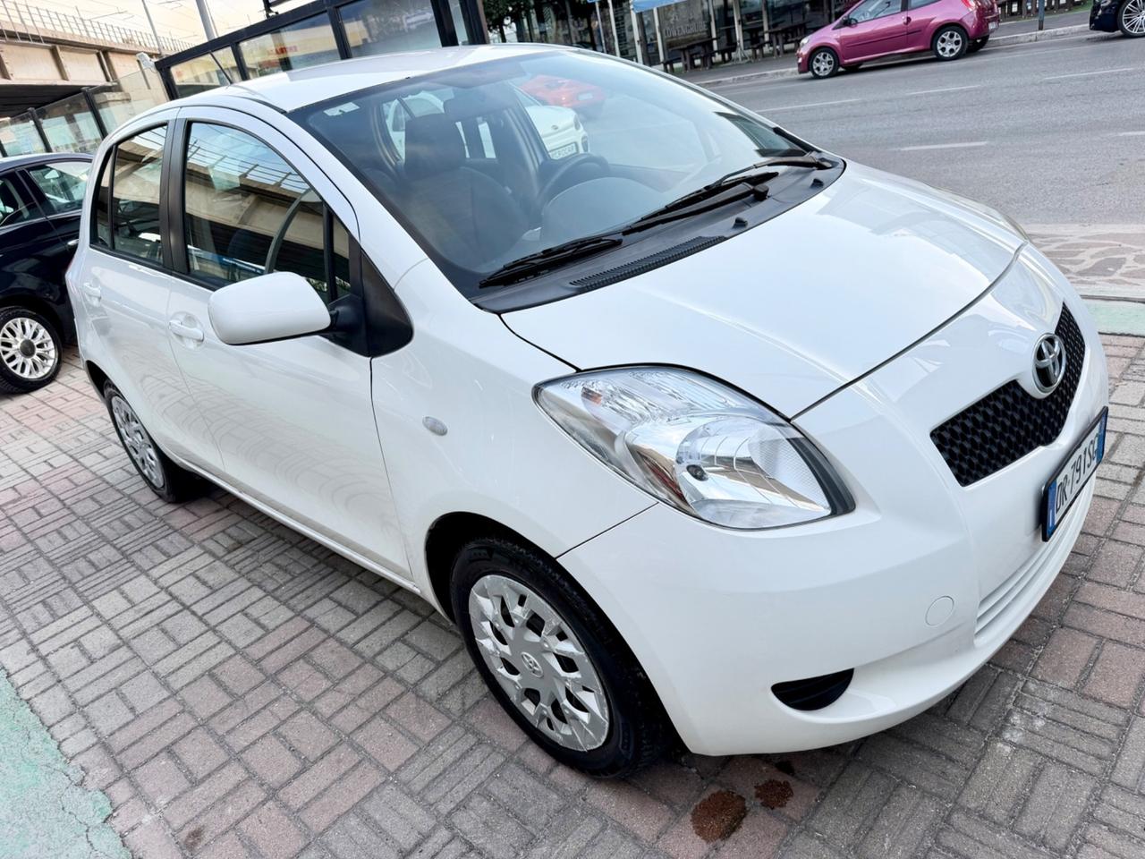 Toyota Yaris 1.0 Sol - GARANZIA